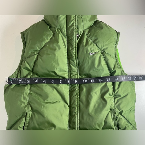 Girls Nike Puffer down Vest Reversible - Olive Green and Bright Lime Green. - Picture 7 of 13